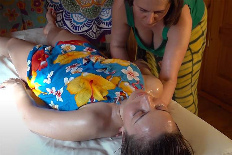 【ロミロミマッサージ動画】巨乳熟女による１時間超の施術一部始終