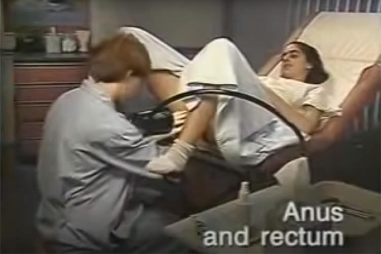 【婦人科検診動画】まだアンダーヘア処理と言う概念が無かった時代の直腸検診の様子