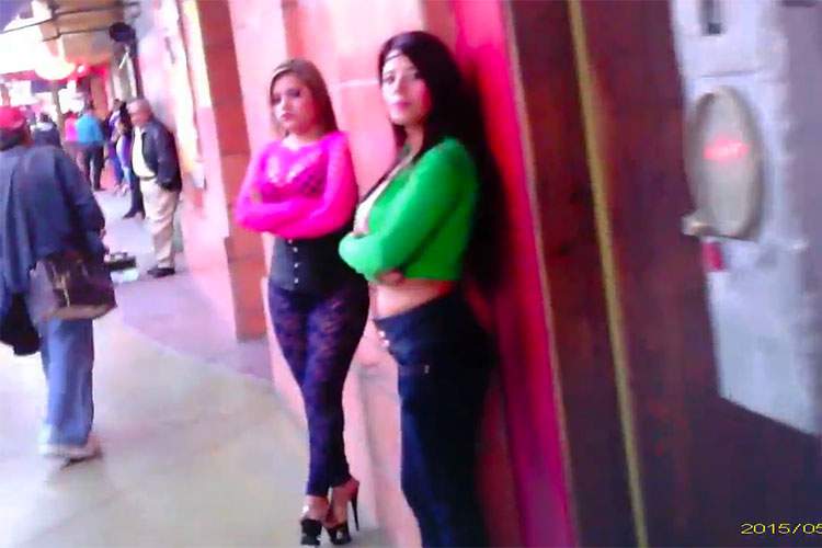 【路上売春婦】メキシコ北部の都市「ティファナ(Tijuana)」のストリートガール
